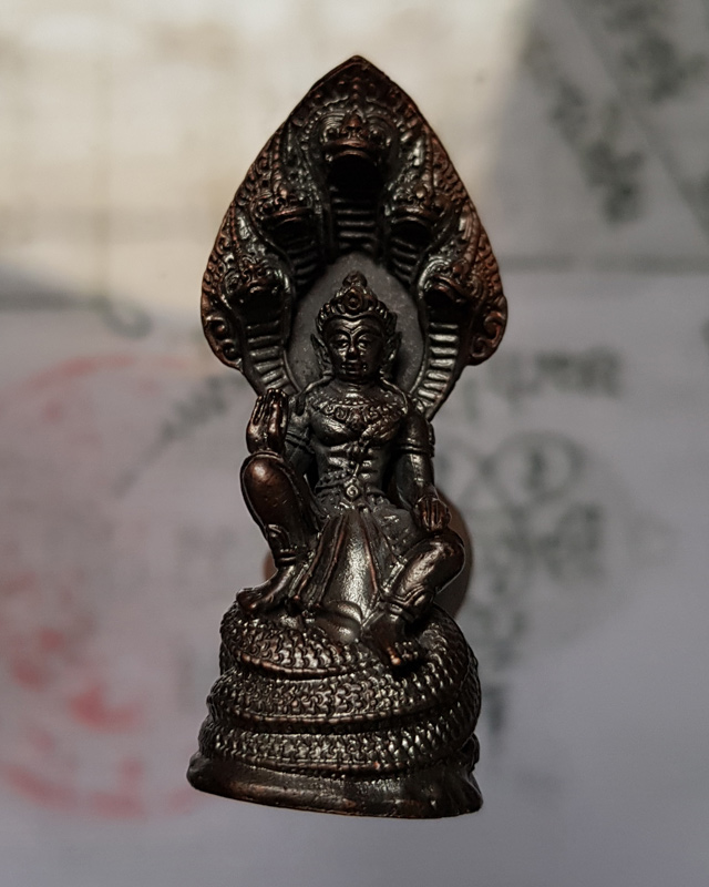 องค์พ่อจตุคาม-รามเทพ รุ่นเทิดพระเกียรติ เนื้อรมดำมันปู ขนาดสูง 4.2 cm