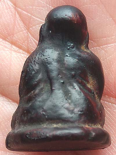 *รูปเหมือนหลวงพ่อเงิน วัดบางคลาน ดินจุ่มรักดำแดง*