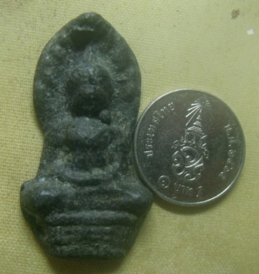 **เบาๆ**พระนาคปรก เนื้อชินตะกั่ว ขึ้นคราบเก่าๆ ไม่ทราบที่**เนื้อจัด สวยๆ เชิญชมครับ