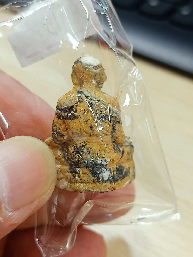 5-67 องค์ลอยผง รวยเงินล้าน หลวงพ่อพัฒน์ วัดห้วยด้วย นครสวรรค์ 2565 ฝังพลอย กล่องเดิม