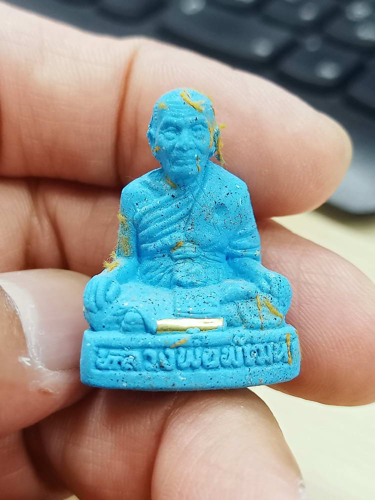 5-69 องค์ลอยผง รวยเงินล้าน หลวงพ่อพัฒน์ วัดห้วยด้วย นครสวรรค์ 2565 ฝังพลอย กล่องเดิม