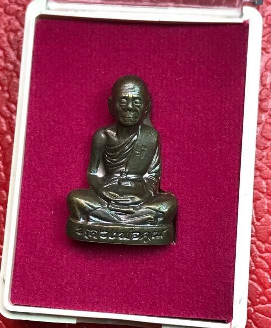 ***แจกทหารสร้างน้อย999องค์***รูปเหมือนปั๊ม หลวงพ่อคูณปริสุทโธ รุ่นปาฎิหาริย์ EOD เนื้อมหาชนวน ปี2556