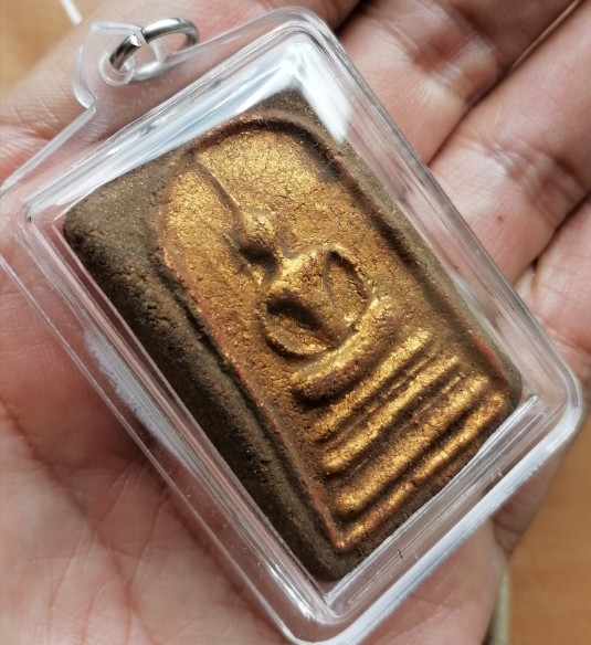 พระสมเด็จทรายเสก​ พิมพ์ใหญ่​ หลวงพ่อกวย วัดโฆสิตาราม จ.ชัยนาท​​ ยุคต้น​ เลี่ยมพร้อมใช้​​ เคาะเดียว  