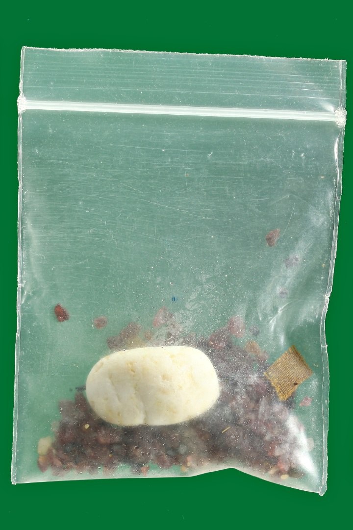 หินพญานาค(ปฐวีธาตุ)+พลอยเสก+จีวรหลวงปู่คำพันธ์ โฆสปัญโญ วัดธาตุมหาชัย นครพนม