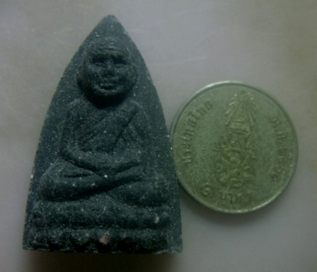 **เบาๆ**หลวงปู่ทวด เนื้อว่านผสมผงใบลาน หลังญสส. รุ่น๑ วัดบวรฯ**หายาก สวยๆ