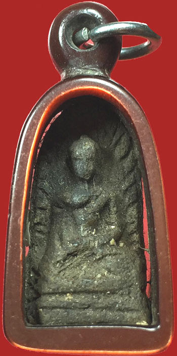 *พระรอด เนื้อเขียว*