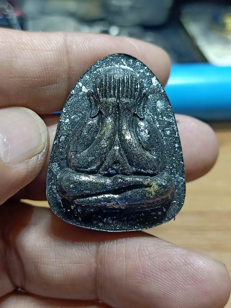 4-235 พระผงปิดตา เจ้าสัวเงินล้าน หลวงปู่แหวน ทยาลุโก วัดป่าหนองนกกด จ.สกลนคร 2566 เลข 183 กล่องเดิม