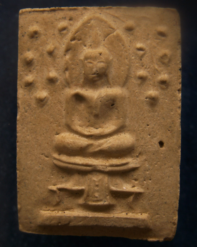 พระปรกโพธิ์ประภามณฑล พิมพ์เล็ก เนื้อผงจินดามณีหลังเรียบมีเคลือบ หลวงปู่ทิม วัดละหารไร่ ประธานปรกปลุก