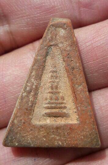 พระผงสุพรรณ รุ่นจงอางศึก วัดพระศรีรัตนมหาธาตุ จ.สุพรรณบุรี ปี 2510-2511 เคาะเดียว  