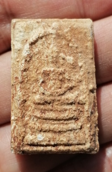 สมเด็จบางขุนพรหมแช่น้ำมนต์​ พิมพ์ฐานแซม วัดบางขุนพรหม​ พร้อมกล่องเดิม ปี 2547 เคาะเดียว