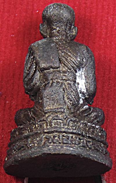 รูปหล่อหลวงปู่ทวด วัดช้างให้