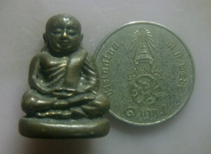 **เบา​ๆ​**รูปหล่อหลวงพ่อเงิน วัดบางคลาน เนื้อโลหะผสม เก่าๆ**เนื้อจัด สวยๆ เชิญชมครับ