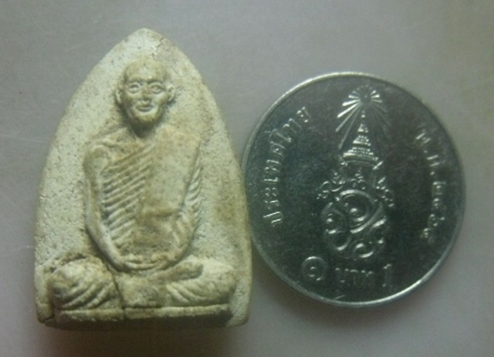 **เบาๆ**พระผงรูปเหมือนพิมพ์กลีบบัวเล็ก ท่านเจ้าคุณนรฯ วัดเทพศิรินทร์ ปี ๒๕๑๕**หลวงปู่โต๊ะ ปลุกเสก