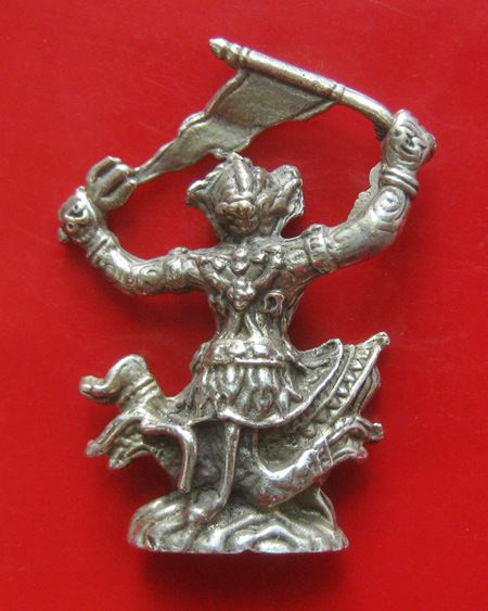 หนุมานเชิญธง หล่อโบราณ หลวงพ่อแล วัดพระทรง จ.เพชรบุรี เนื้อช้อนส้อม ปี 2545 ตอกโค้ตใต้ฐาน 