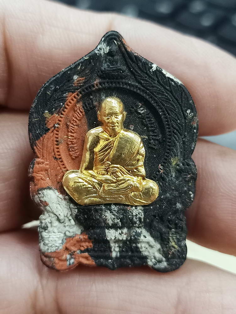 5-79 ผงนั่งพานรวยล้านล้าน หลวงพ่อพัฒน์ วัดห้วยด้วย นครสวรรค์ 2563 กล่องเดิม