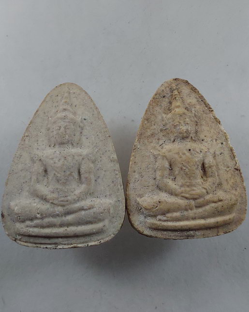 " พระผงหยก สว. (90 พรรษา สมเด็จย่า) วัดพระแก้ว จ.เชียงราย หลังสว.สมเด็จย่า ปี 2534 ทีเดียว 2 องค์ครั