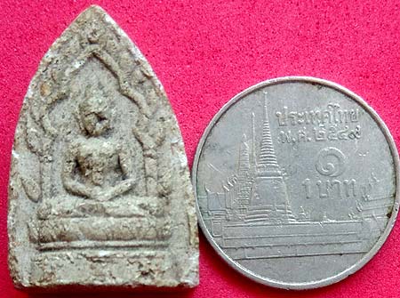 *พิมพ์สรงน้ำเล็ก หลังยันต์ เนื้อผง ปี๒๕๐๖ หลวงปู่เฮี้ยง วัดป่าฯ ชลบุรี*