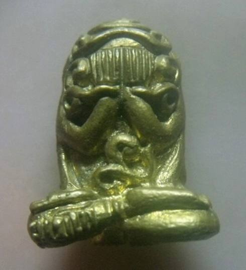 **เบา​ๆ​**พระปิดตามหาอุตม์ หล่อยันต์ยุ่ง เนื้อทองผสม ไม่ทราบที่**ใต้ฐานมีโค้ด สวยๆ เชิญชมครับ 