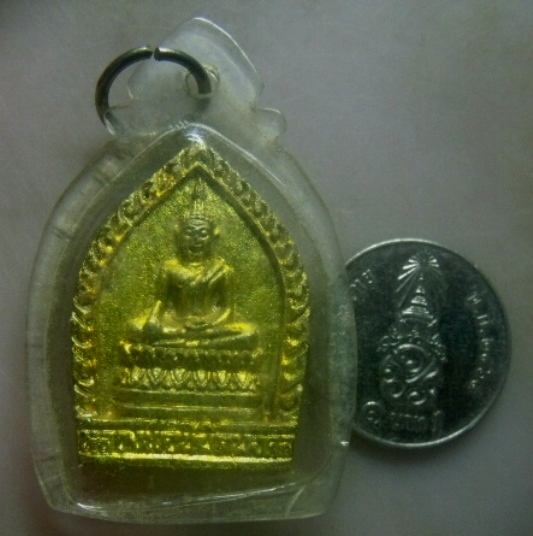 **เบาๆ**เหรียญหล่อ หลวงพ่อนิมิตมงคล หลังหลวงพ่อสมพงษ์ วัดใหม่ปิ่นเกลียว ปี ๒๕๓๙**เลี่ยมเก่าพร้อมใช้