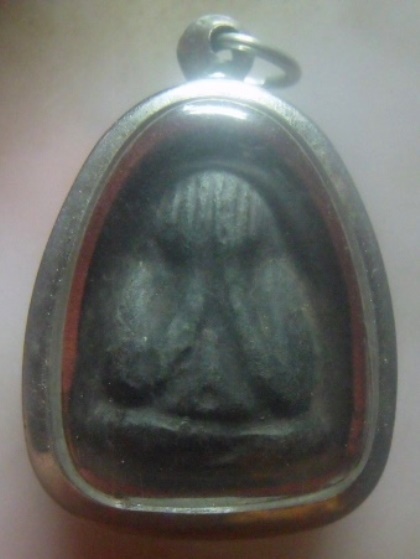 **เบา​ๆ​**พระปิดตาหลังแบบ เนื้อผงใบลาน เก่าๆ ไม่ทราบที่**สวยๆ ใส่กรอบพร้อมใช้ เชิญชมครับ