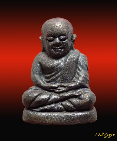 รูปหล่อหลวงพ่อเงิน บางคลาน พิมพ์เล็ก รุ่นพระธรรมปิฎก ๖๑ เนื้อนวโลหะกลับดำ ปี 2535 สวยและหายาก