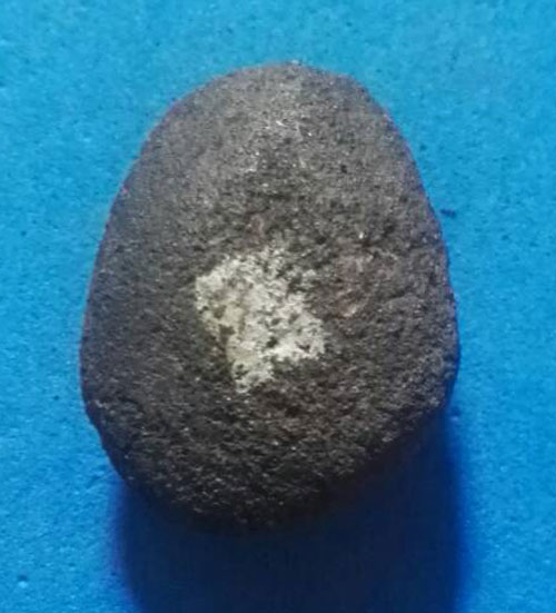 พระปิดตา เนื้อผงผสมว่าน เก่าๆ ไม่ทราบที่ครับ