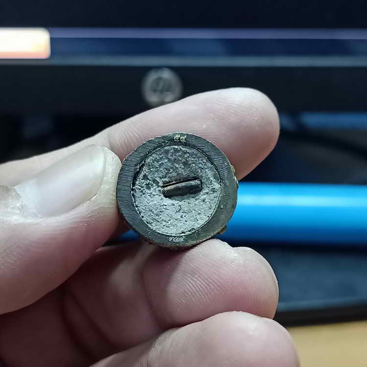 รูปหล่อฐานปูปลา รุ่นบารมี 88 หลวงพ่อรวย วัดมาบตาพุด จ.ระยอง องค์รมดำฐานซาติน ฝังตะกรุด 1 ดอก รก.9#54