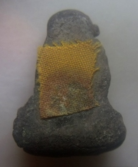 **เบา​ๆ​**พระปิดตามหาลาภ เนื้อว่าน หลังปิดจีวร เก่าๆ ไม่ทราบที่**เนื้อจัด สวยๆ เชิญชมครับ