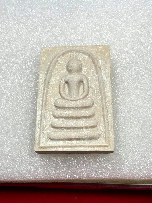 สมเด็จหลวงพ่อแพ วัดพิกุลทอง พิมไกเซอร์ หลังรูปเหมือน รุ่นอายุ 93 ปี สร้างปี 2539 จ.สิงห์บุรี