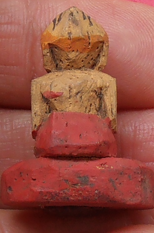 หนุมานไม้แกะ ลงสี อุดผงใต้ฐาน