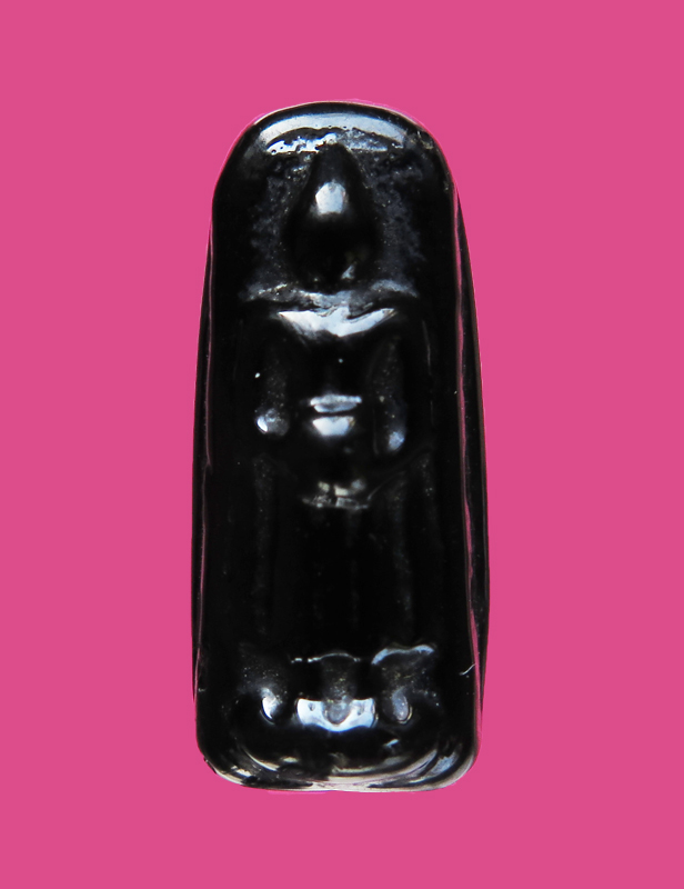 พระปางอุ้มบาตร ขนาดสูงประมาณ 1 นิ้ว เนื้อแร่ ไม่ทราบวัด