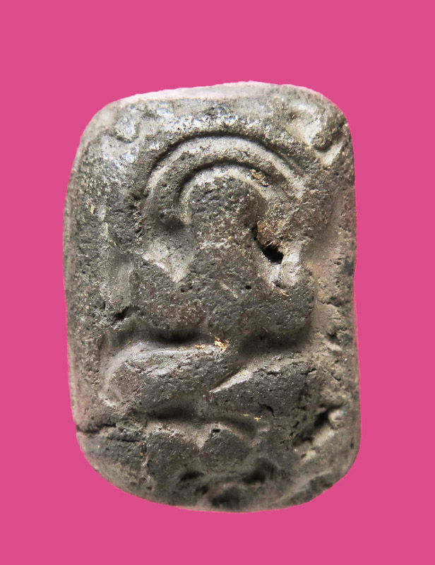 พระปิดตา เนื้อดิน เก่า ทรงนักษัตร ไม่ทราบวัด