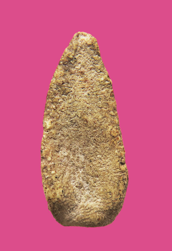 พระผง พิมพ์เขี้ยว  ไม่ทราบที่ สร้างก่อน ปี 2500 แน่นอนครับ