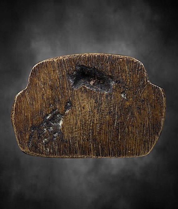 รูปหล่อโบราณระฆังเล็กสองหน้าอุ้มบาตร หลวงพ่อทบ-หลวงพ่อเขียน เนื้อทองเหลือง ออกวัดชนแดน ปี2505