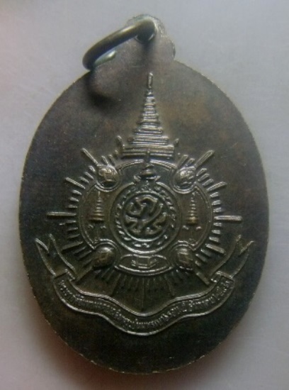 **เบาๆ**เหรียญหลวงพ่อฉิม วัดสุทธาราม หลัง ภปร.พระราชพิธีมหามงคลเฉลิมพระชนพรรษา ๖ รอบ ปี ๒๕๔๒**สวยๆ