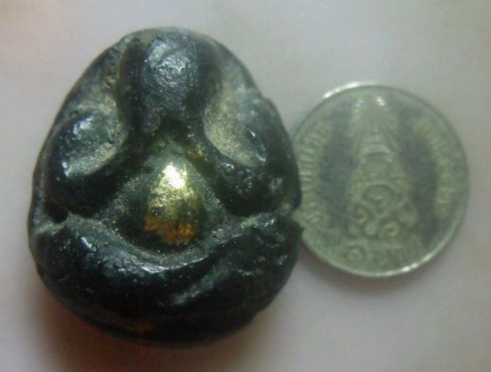 **เบา​ๆ​**พระปิดตามหาลาภ เนื้อผงลงรัก ปิดทอง เนื้อหนึกนุ่ม แห้ง เก่าๆ ไม่ทราบที่**เนื้อจัด สวยๆ  