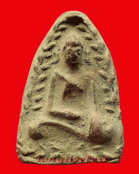 พระสรรค์นั่งพิมพ์สะดุ้งกลับหลังยันต์ เนื้อดิน หลวงพ่อกวย วัดโฆสิตาราม จ.ชัยนาท สวยมากค่ะ