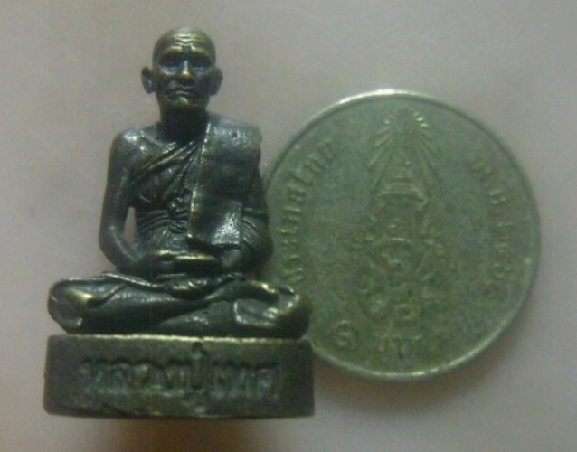 **เบา​ๆ​**รูปหล่อหลวงปู่เทศ (สระทะเล) ออกวัดหนองหลวง จ.นครสวรรค์ ปี ๒๕๕๘**สวยๆ