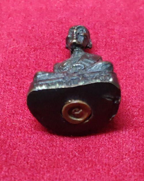 รูปหล่อโบราณ หลวงพ่ออั้น ใต้ฐานอุดโค๊ด วัดหนองเสือ ต.หนองดินแดง อ.เมือง จ.นครปฐม