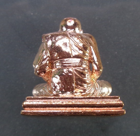 รูปหล่อลอยองค์หลวงปู่ทวดเหยียบน้ำทะเลจืด รุ่นนิรันตราย วัดแค จ.สุพรรณบุรี เนื้อทองแดง สวยครับ