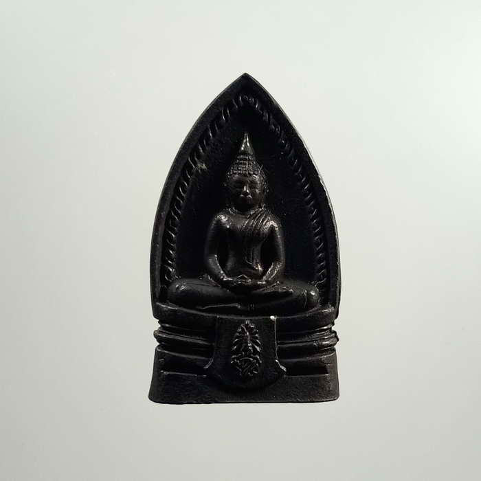 พระพุทธโสธร รุ่นย้อนยุค สร้างพระอุโบสถ สร้างโดยสมาคมชาวฉะเชิงเทรา ปี 2540 เนื้อทองแดง กล่องเดิม