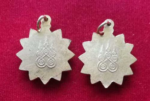  ล็อกเก็ตหลวงพ่อปาน หลังยันต์ คลองด่าน สมุทรปราการ สวยงาม รวม 2 องค์