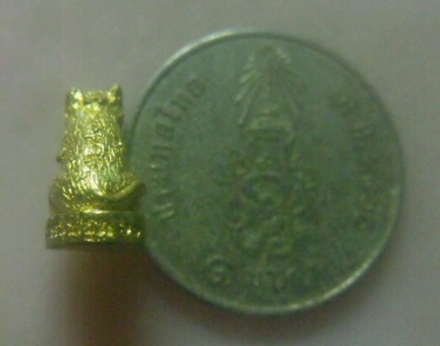 **เบา​ๆ**รูปหล่อจิ๋วเจ้าพญาเสือ มหาอำนาจ หลวงพ่อเปิ่น วัดบางพระ จ.นครปฐม ปี ๒๕๖๑**ใต้ฐานตอกโค้ด สวยๆ