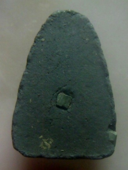 **เบาๆ**หลวงปู่ทวดเนื้อว่าน พิมพ์พระรอด หลังฝังเพชรหน้าทั่ง ไม่ทราบที่**สวยๆ