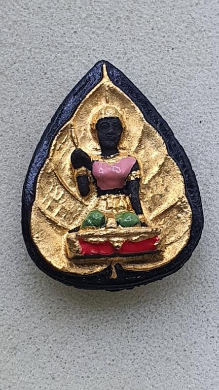 นางกวักหลวงพ่อคูณปริสุทโธ เนื้อผงใบลานลงสี ออกวัดใหม่บ้านดอน ปี2536