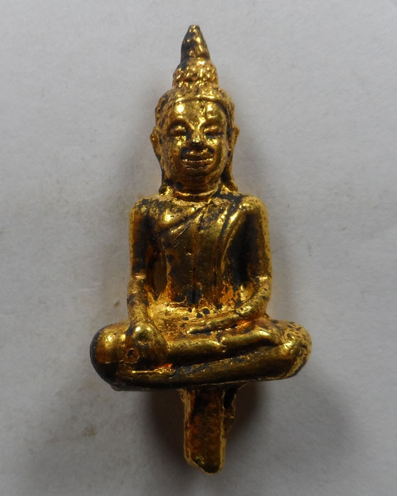 พระยอดธงชัยมงคล ไตรมาส ๖๑ วัดเม็งรายมหาราช จ.เชียงราย