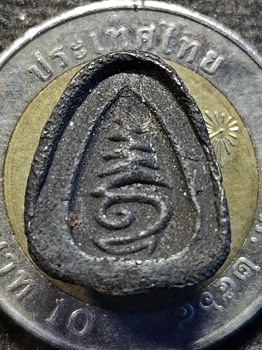 วัดกำแพง จ.ชลบุรี พระปิดตาหลวงปู่เหมือน ปี2522 (พิมพ์เล็ก)