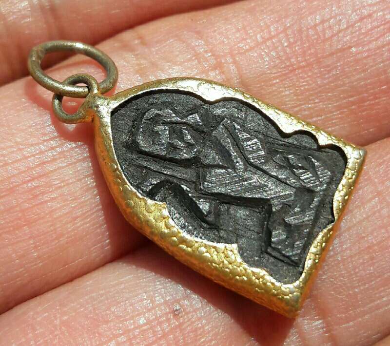 นางกวักไม้งิ้วดำแกะ หลวงพ่อกัน วัดเขาแก้ว ศิษย์เอกหลวงพ่อเดิม แห่งวัดหนองโพธิ์ จ.นครสวรรค์ เคาะเดียว