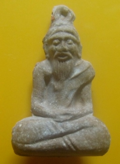 **เบา​ๆ​**พระผงรูปเหมือนบรมครูฤาษี พิมพ์ลอยองค์ + ผ้ายันต์บรมครูฤาษีนั่งสิงห์**สวยๆ เชิญชมครับ