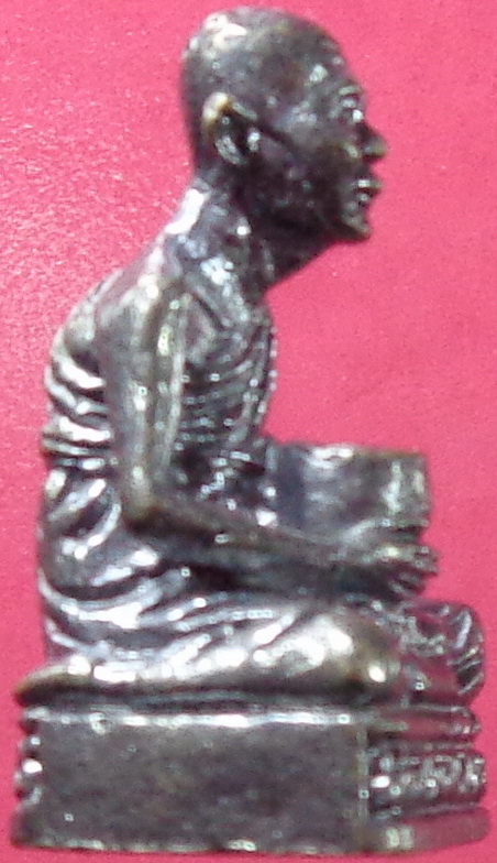 รูปหล่อหลวงพ่อเพี้ยน วัดเกริ่นกฐิน จ.ลพบุรี งานทอดกฐินปี58 สวยครับ